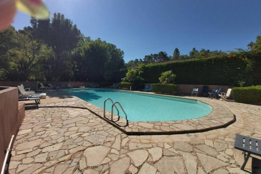 Eblouissant Appartement Au Calme D'Une Residence Avec Piscine Idealement Situe Au Pied Du Colorado Provencal Dans Le Prestigieux Luberon Rustrel Zewnętrze zdjęcie