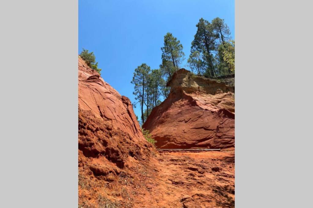 Eblouissant Appartement Au Calme D'Une Residence Avec Piscine Idealement Situe Au Pied Du Colorado Provencal Dans Le Prestigieux Luberon Rustrel Zewnętrze zdjęcie