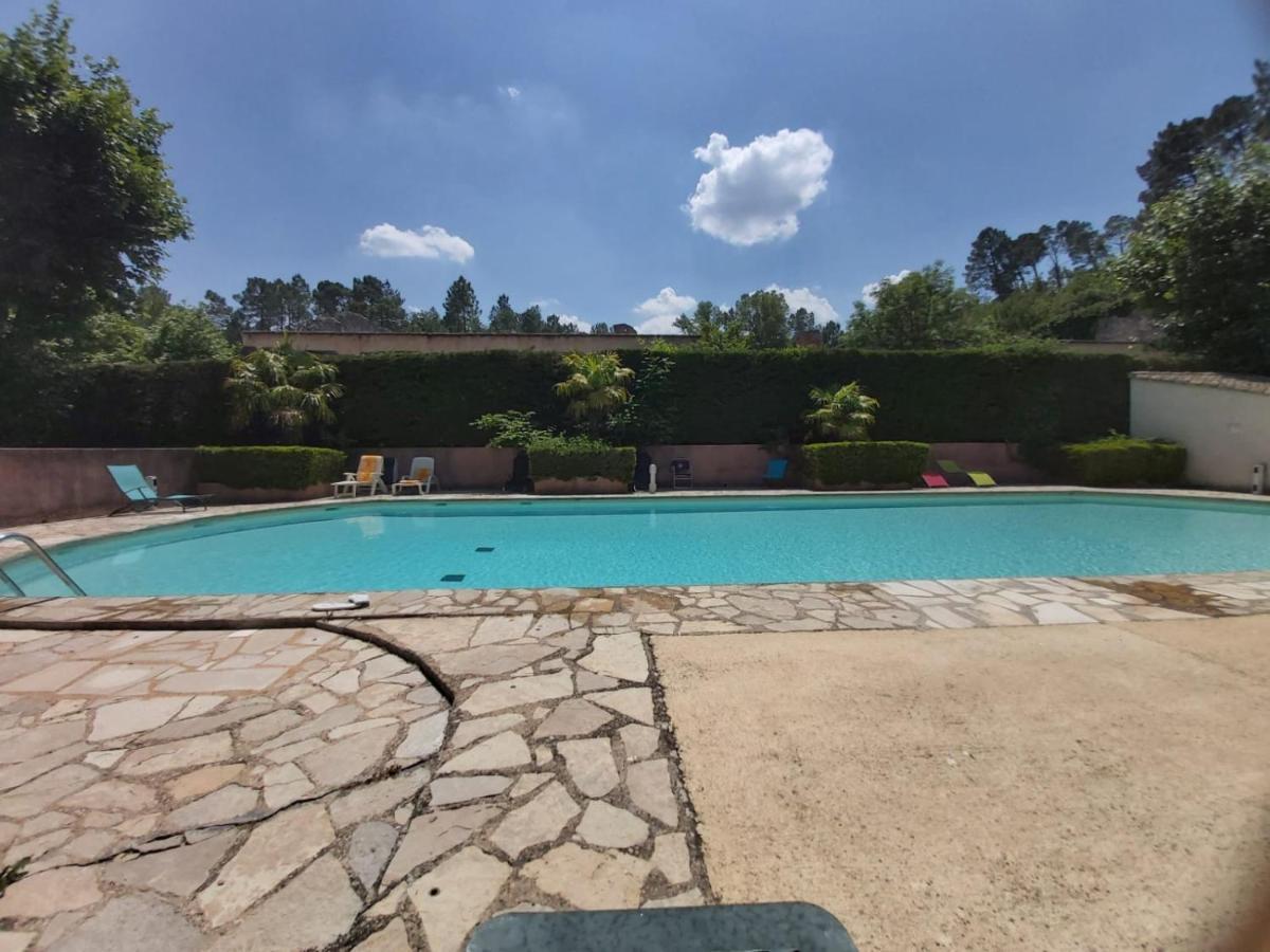 Eblouissant Appartement Au Calme D'Une Residence Avec Piscine Idealement Situe Au Pied Du Colorado Provencal Dans Le Prestigieux Luberon Rustrel Zewnętrze zdjęcie